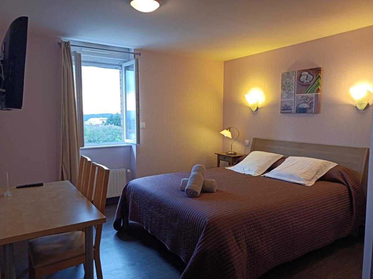 Les Pierres Folles Bed & Breakfast Rozier-en-Donzy Dış mekan fotoğraf