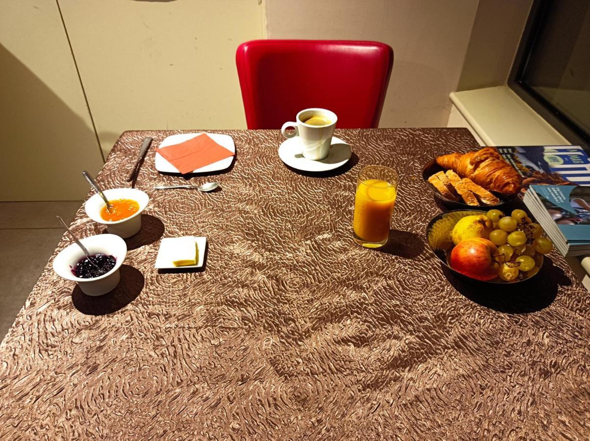 Les Pierres Folles Bed & Breakfast Rozier-en-Donzy Dış mekan fotoğraf